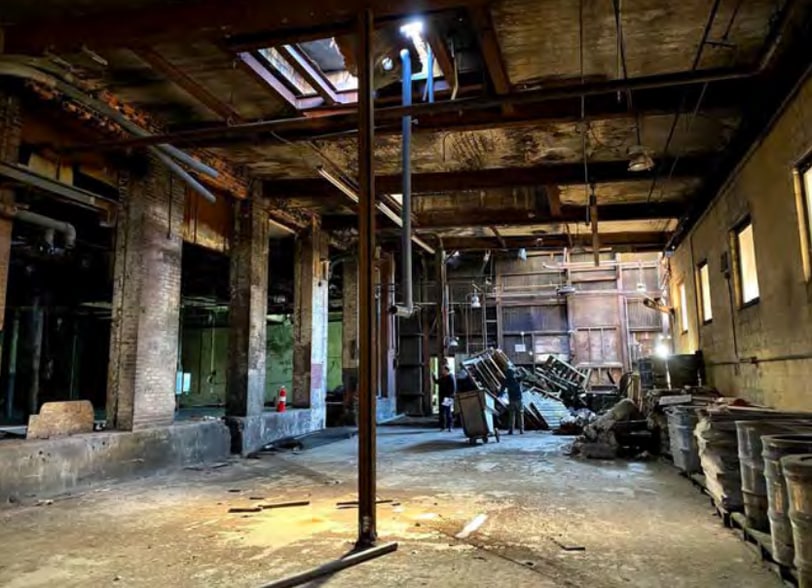 More Photos Of 25-143 King St, New Bedford Light Manufacturing For Sale