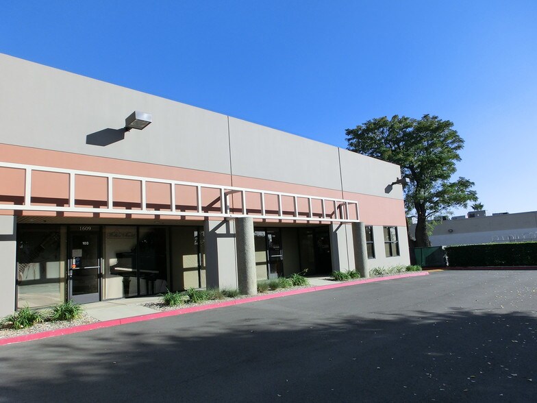 More Photos Of 1609 S Grove Ave, Ontario Warehouse For Lease
