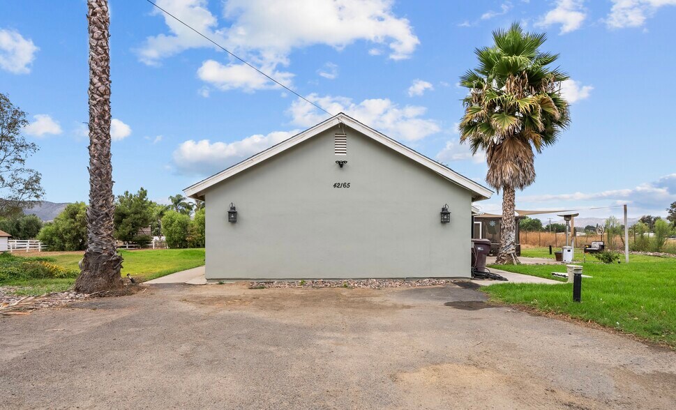 More Photos Of 42165 Patton Pl, Murrieta Healthcare For Sale