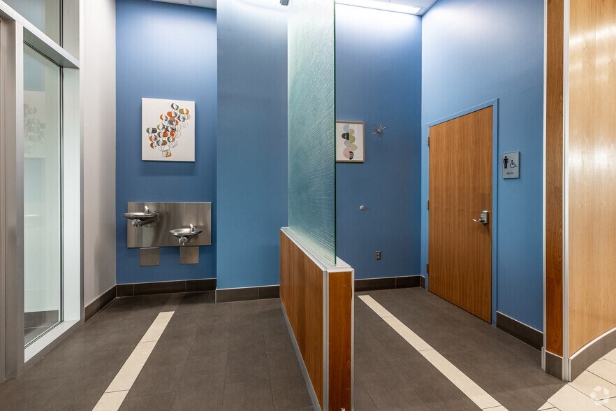 More Photos Of 5550 Wild Rose Ln, West Des Moines Coworking Space