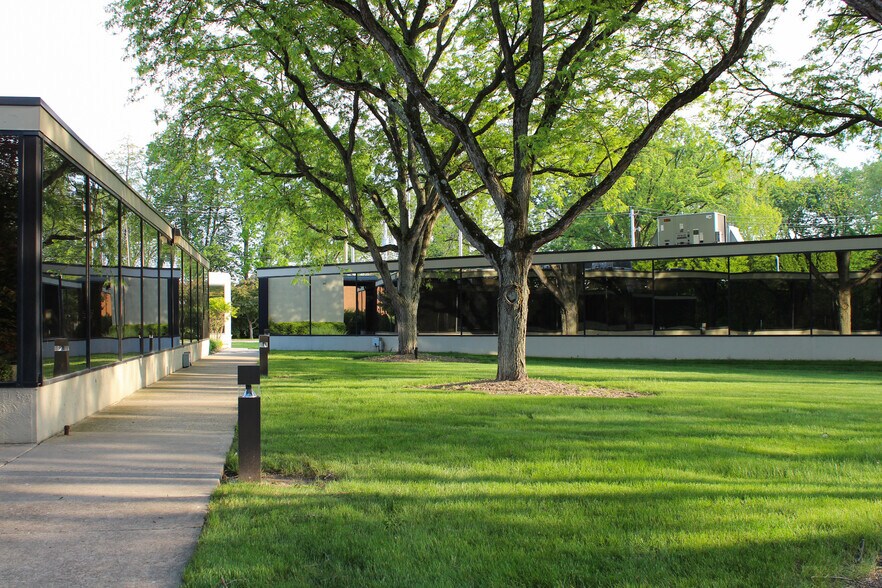 More Photos Of 6112 Constitution Dr, Fort Wayne Office For Lease