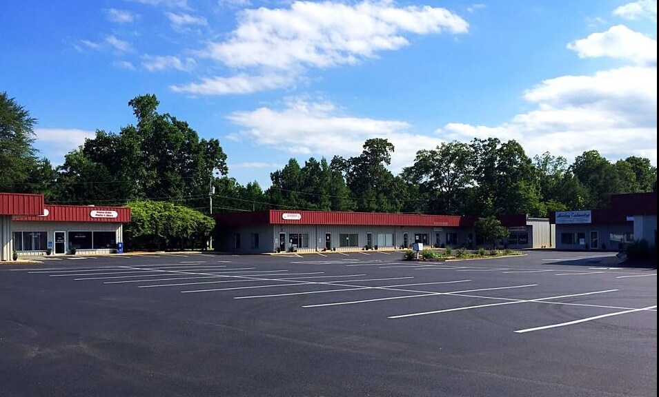 More Photos Of 10880 General Puller Hwy, Hartfield Unknown For Lease