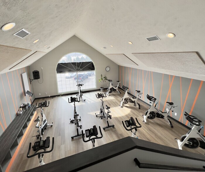 More Photos Of 810 E 56th St, Kearney Office For Lease