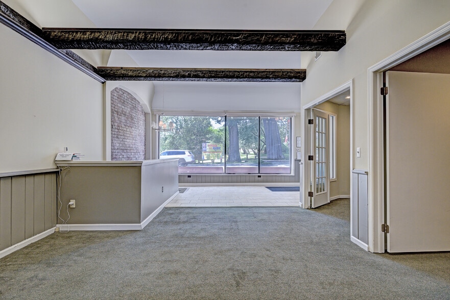 More Photos Of 528-538 Bloomfield Ave, Verona Storefront For Lease