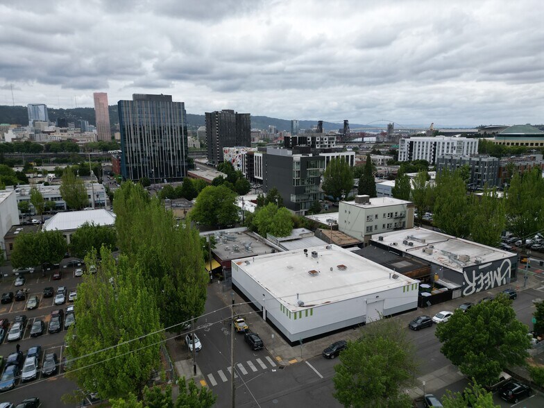 More Photos Of 645 SE Ankeny St, Portland Warehouse For Lease