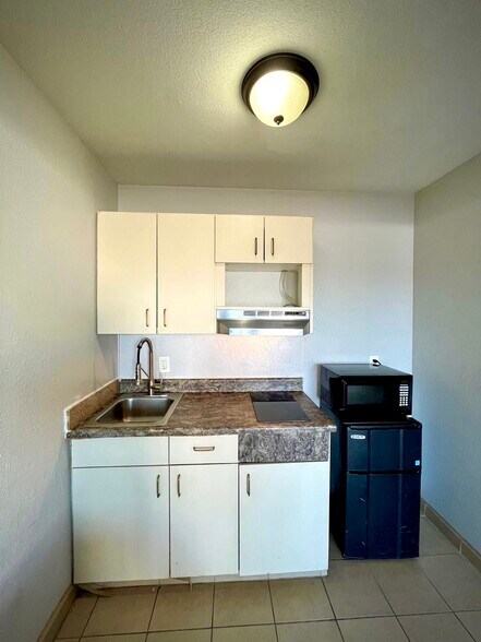 More Photos Of 4300 American Way, Memphis Hospitality For Sale