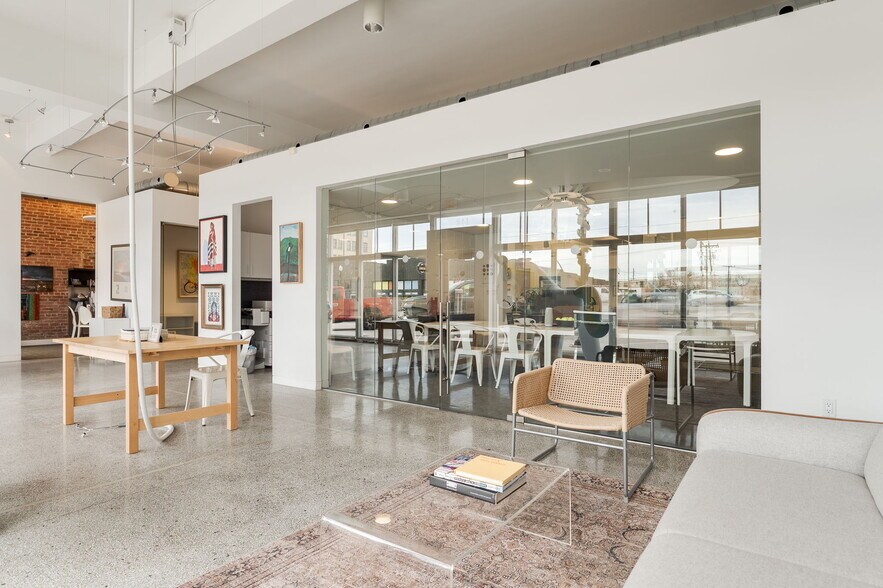 More Photos Of 811 N Broadway Ave, Oklahoma City Office For Lease