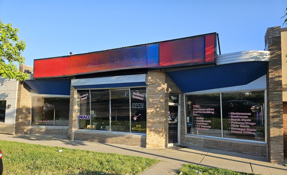 Primary Photo Of 7045 W North Ave, Oak Park Storefront For Sale