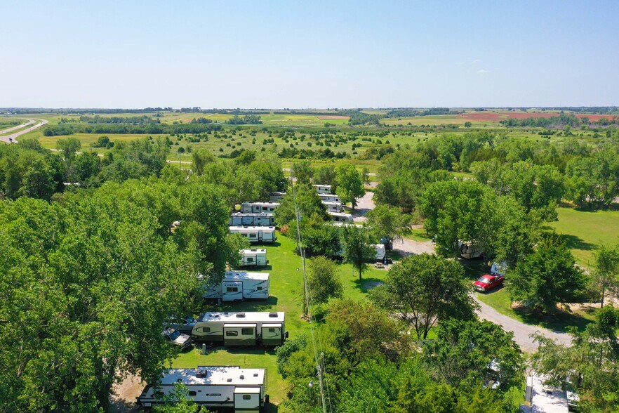 More Photos Of 25338 US Highway 270, Woodward Trailer Camper Park For Sale