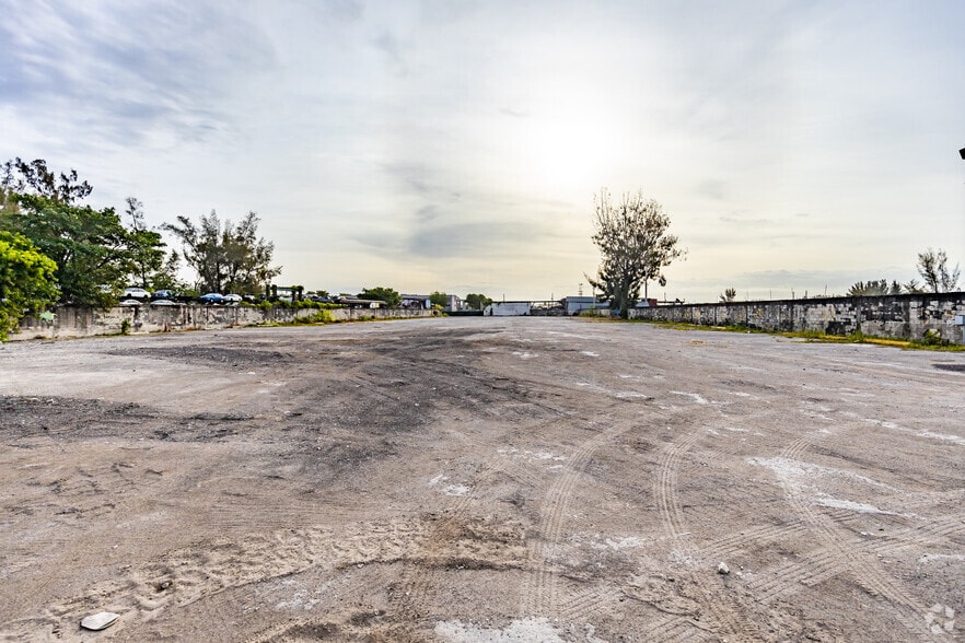 More Photos Of 13045 Cairo Ln, Opa Locka Land For Lease