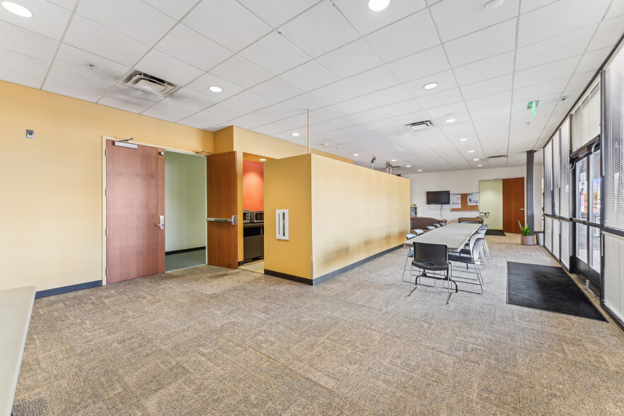 More Photos Of 7499 E Paradise Ln, Scottsdale Industrial For Sale