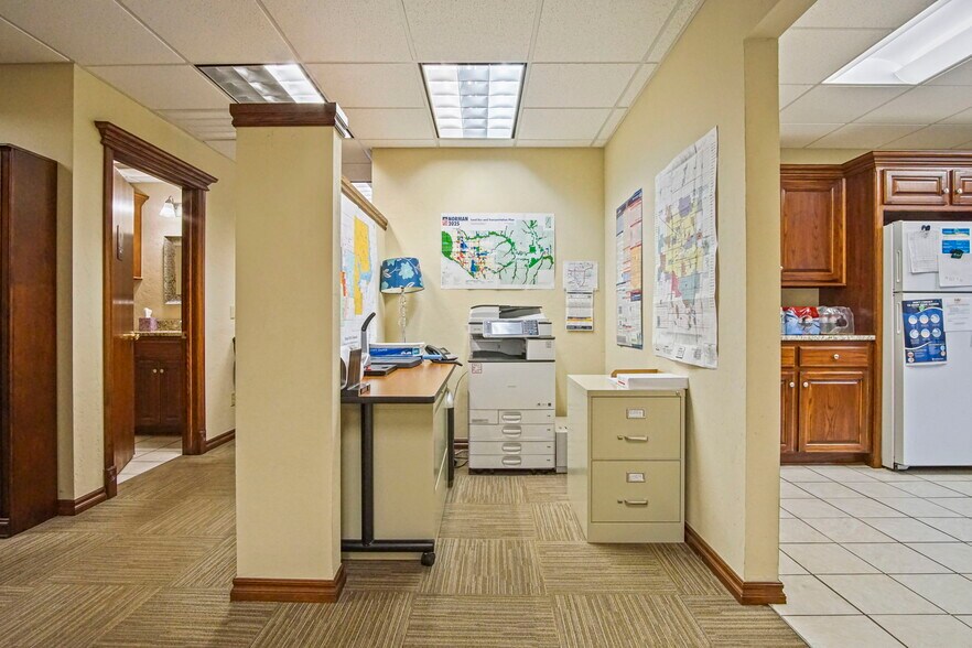 More Photos Of 1006 24th Ave NW, Norman Office For Sale
