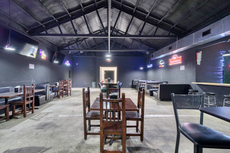 More Photos Of 710 S May St, Madisonville General Retail For Sale