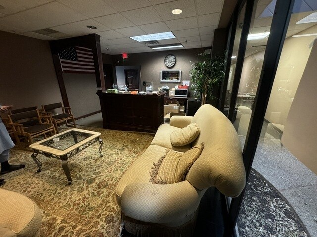 More Photos Of 10501 Success Ln, Dayton Office For Sale