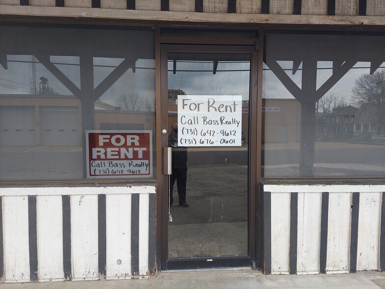 More Photos Of 101 Caldwell St, Paris Restaurant For Lease