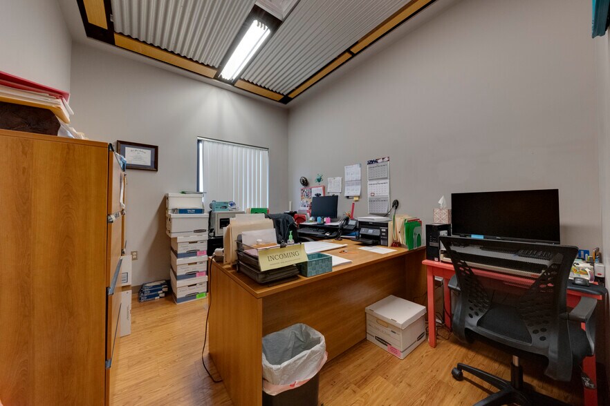 More Photos Of 826 Krill St, Corpus Christi Warehouse For Lease