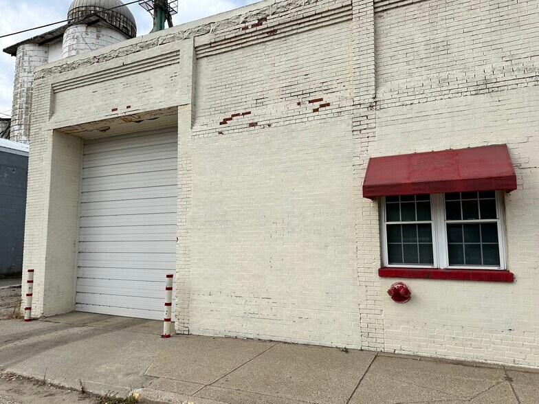 More Photos Of 212 S Pine River St, Ithaca Industrial For Sale