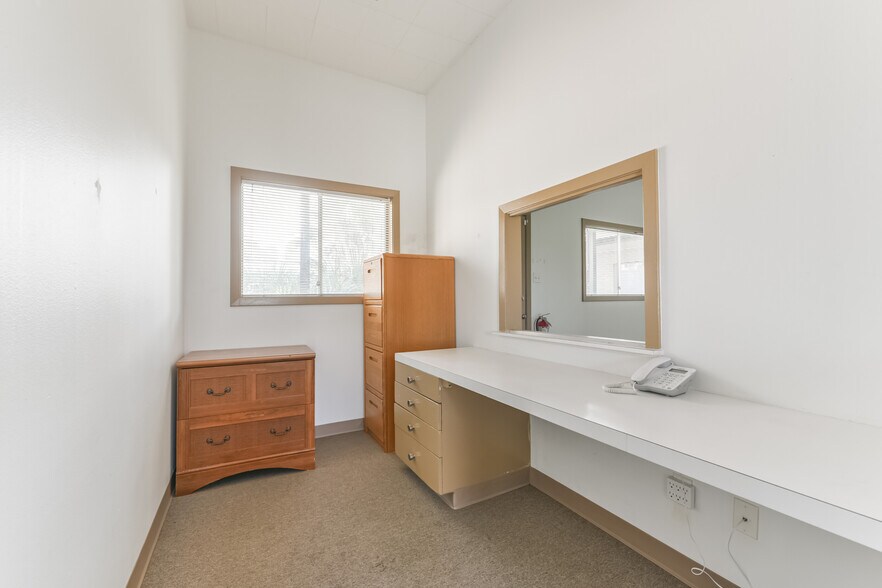 More Photos Of 1022-1024 Pasadena Blvd, Pasadena Medical For Sale