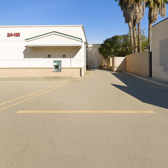 More Photos Of 14250 Prairie Ave, Hawthorne Freestanding For Sale