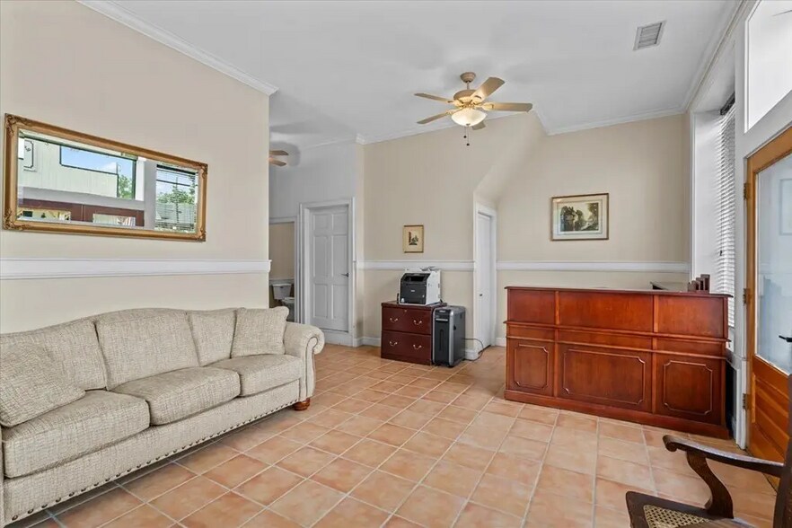 More Photos Of 313 Wolfe St, Cohutta Office For Sale