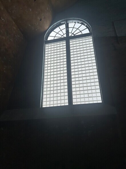 More Photos Of 34 Rapid St, Pontiac Warehouse For Sale