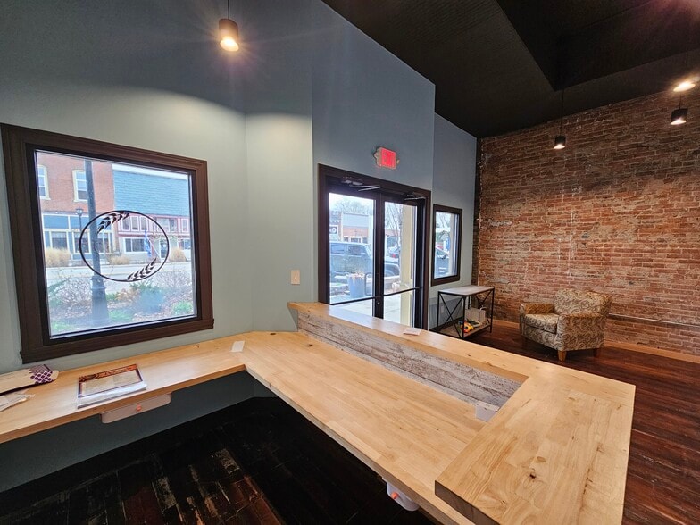 More Photos Of 102 S Main St, Kirklin Storefront Retail Office For Lease
