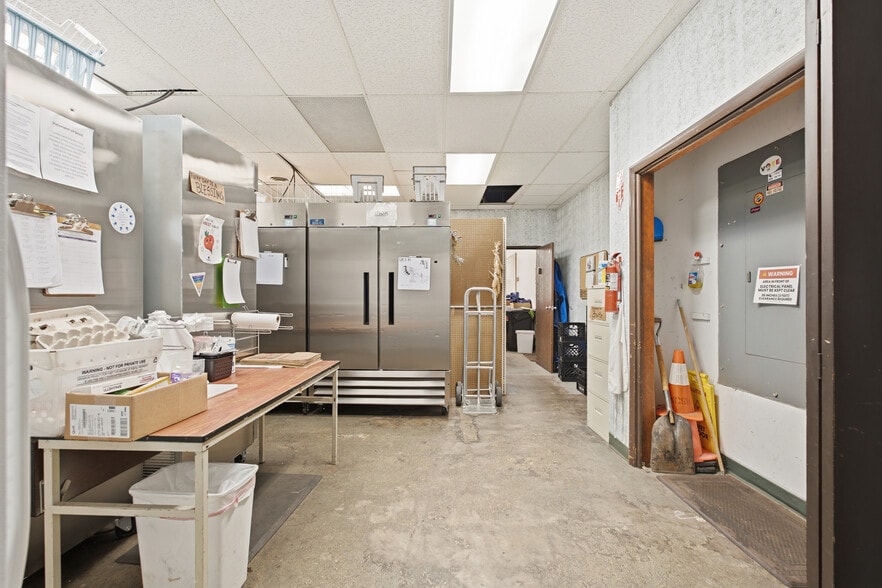 More Photos Of 600 W 39th St, Kansas City Office For Sale