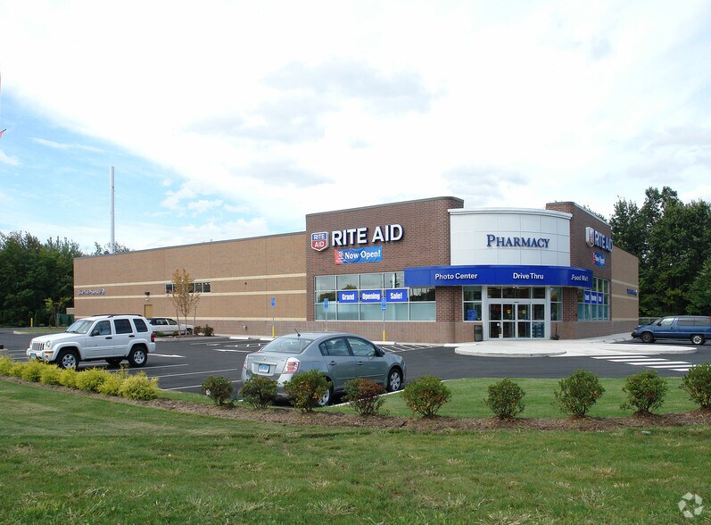 Primary Photo Of 500 Queen St, Southington Drugstore For Lease