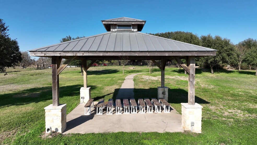 More Photos Of 10919 Highway 36, Bellville Restaurant For Sale