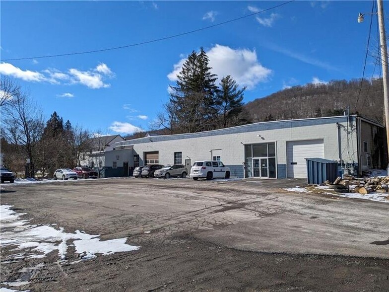 Primary Photo Of 56 Thompson Ave, Bradford Auto Repair For Sale