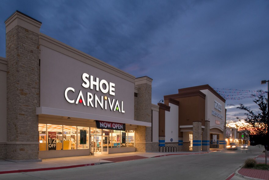 More Photos Of E Berry St, Fort Worth Unknown For Lease