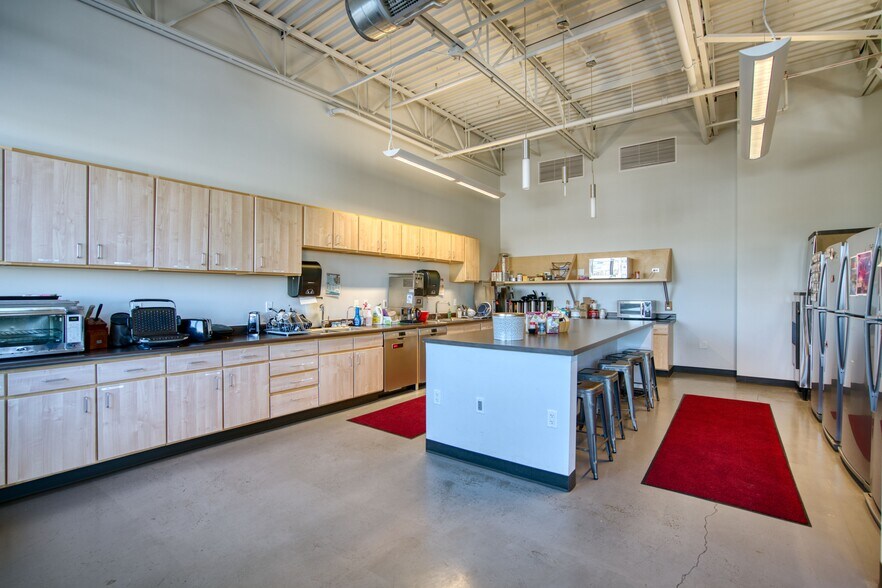 More Photos Of 6333 Dry Creek Pky, Niwot Industrial For Sale