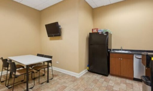 More Photos Of 1120 W Belmont Ave, Chicago Medical For Sale