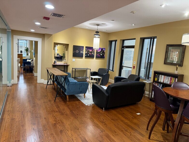 More Photos Of 350 E Pine St, Orlando Office For Lease
