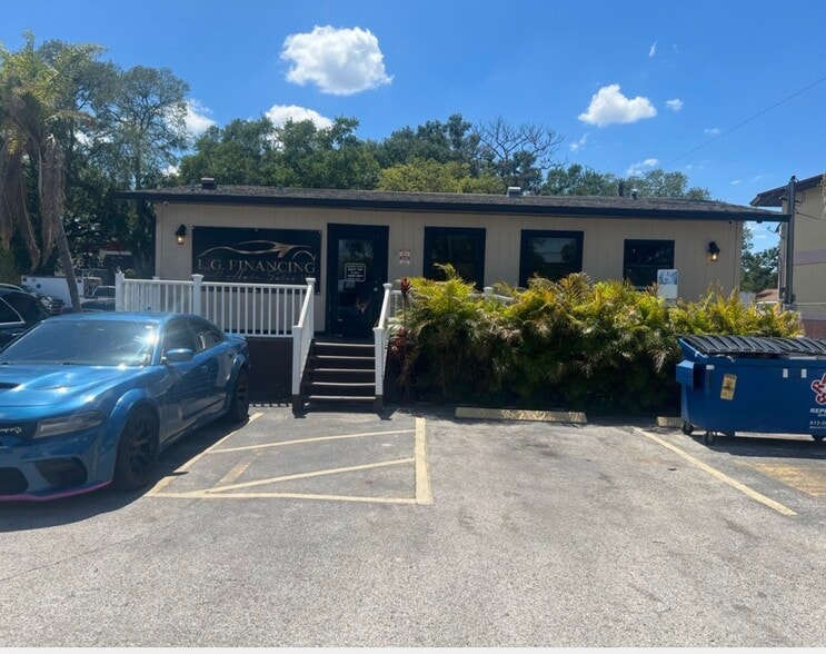More Photos Of 13518 N Florida Ave, Tampa Auto Dealership For Sale