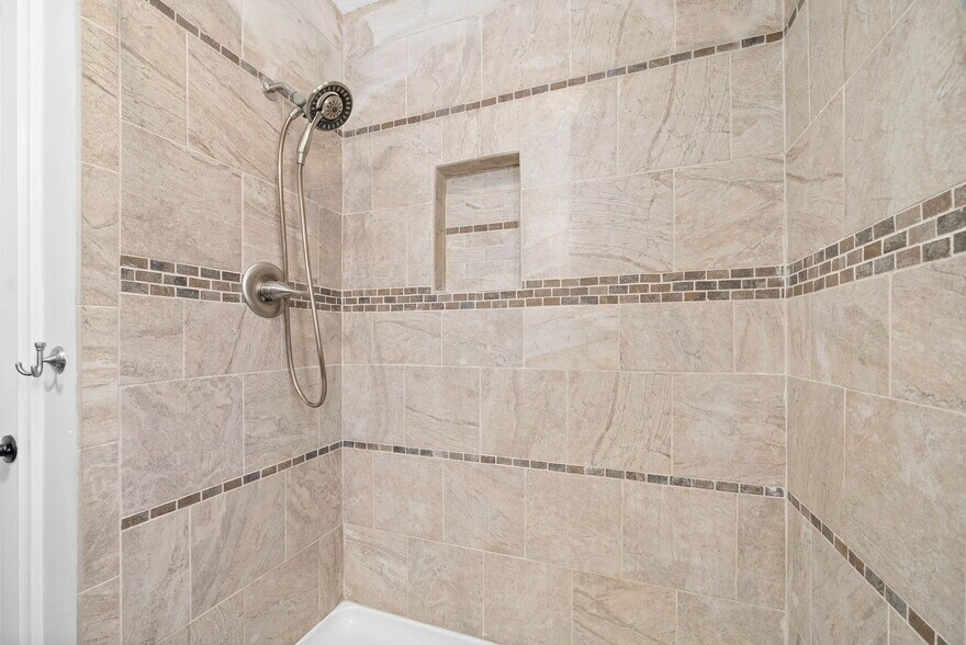 More Photos Of 1662 Golf Club Ln, Clarksville Office For Sale