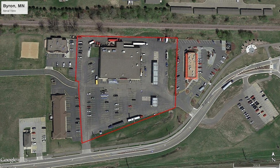 More Photos Of 863 High Point Dr, Byron General Retail For Lease