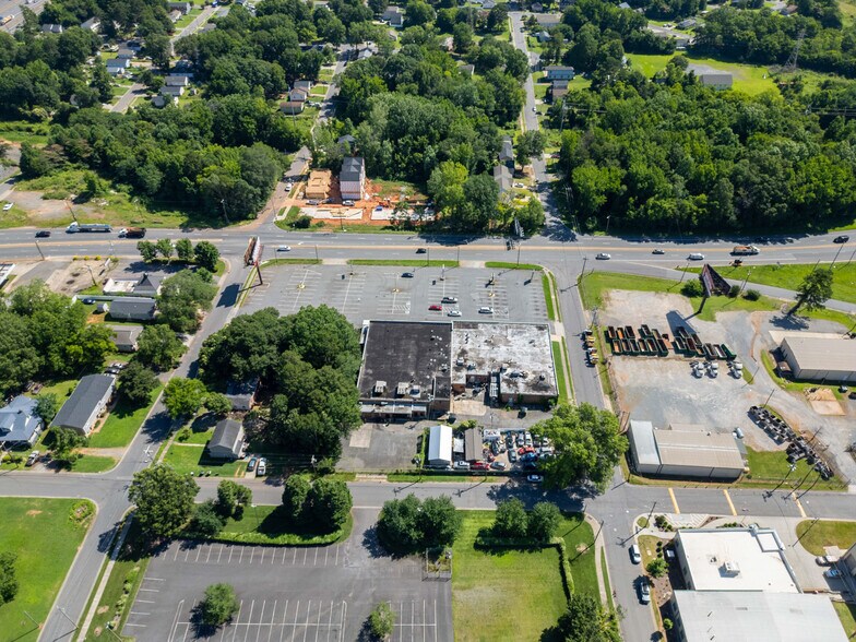 More Photos Of 3401 Brookshire Blvd, Charlotte Unknown For Lease