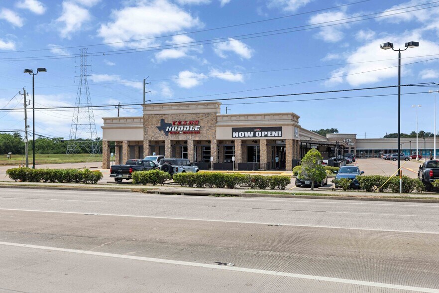 More Photos Of 803 E NASA Rd 1, Webster Unknown For Lease