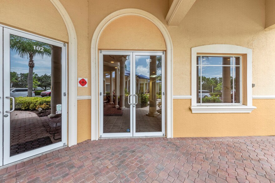More Photos Of 3376 Woods Edge Cir, Bonita Springs Medical For Lease