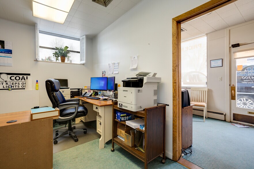 More Photos Of 101 W Victory Way, Craig Office For Sale