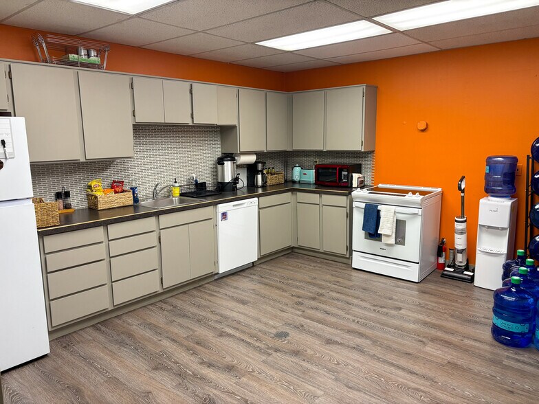 More Photos Of 20340-20370 Empire Ave, Bend Unknown For Lease