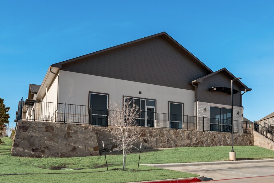 More Photos Of 250 Gerault Rd, Flower Mound Medical For Sale