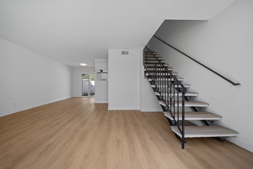 More Photos Of 215 W Carroll Ave, Glendora Apartments For Sale
