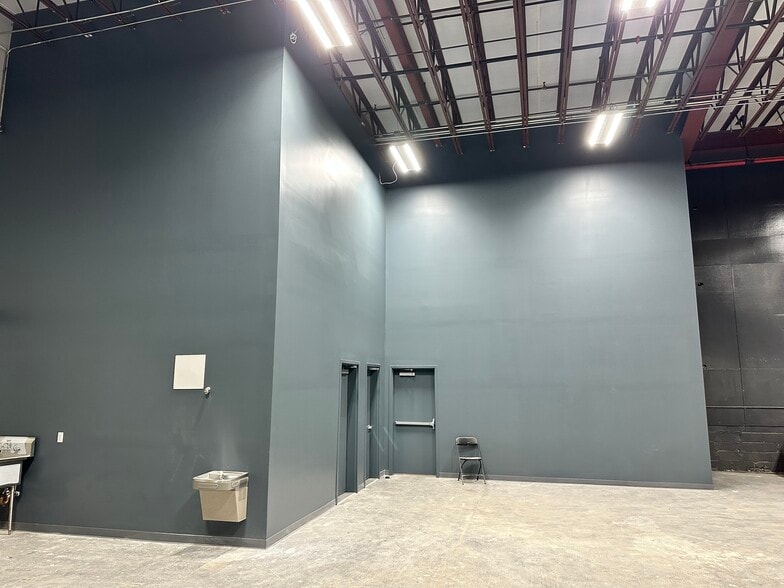 More Photos Of 4865 Arthur Kill Rd, Staten Island Warehouse For Sale