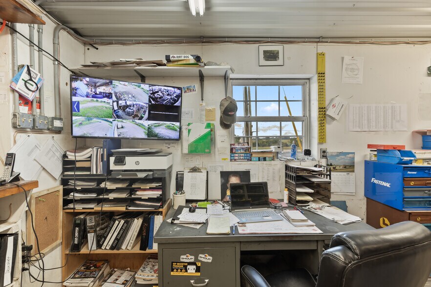 More Photos Of 60 US-54 Hwy, El Dorado Springs General Retail For Sale