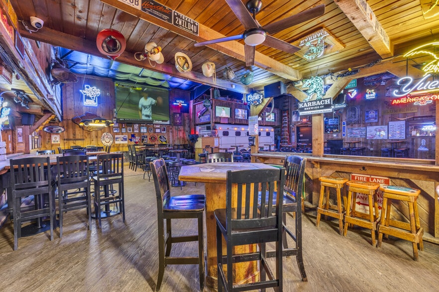 More Photos Of 1390 McQueeney Rd, New Braunfels Sports And Entertainment For Sale