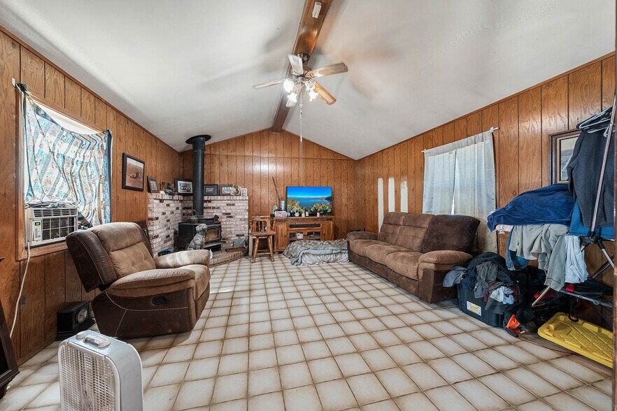 More Photos Of 743 College City Rd, Arbuckle Apartments For Sale