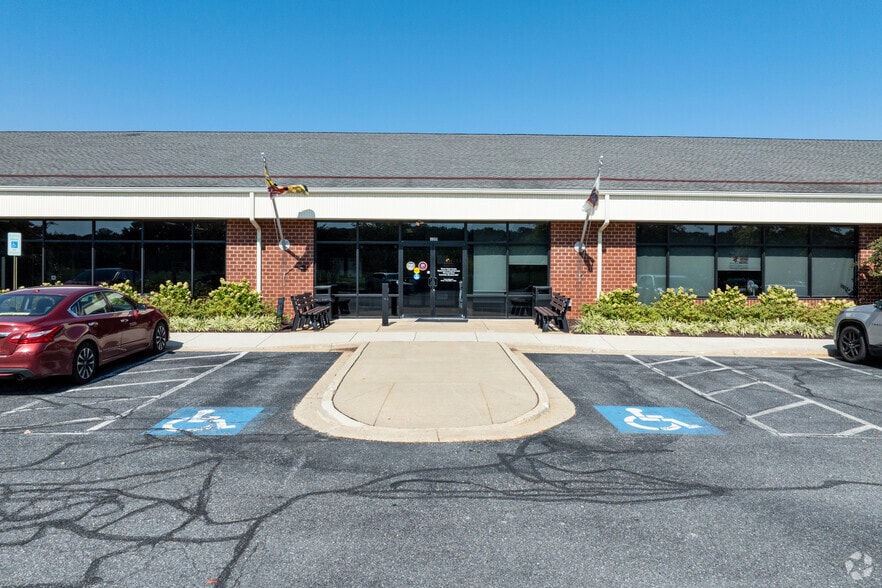 More Photos Of 125 Comet Dr, Centreville Office For Sale