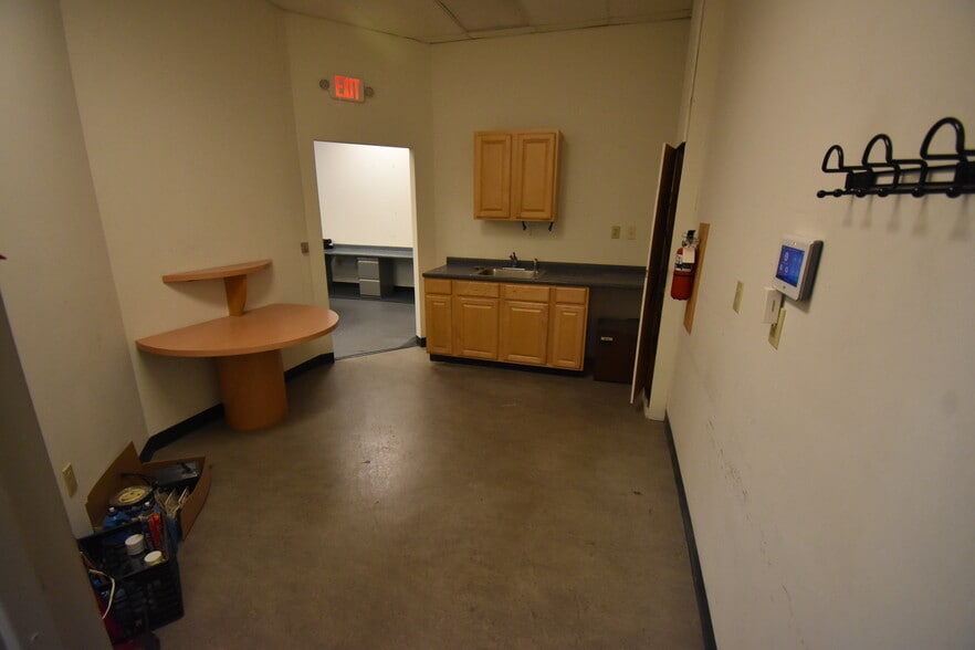 More Photos Of 1710-1728 Butler St, Easton Storefront For Lease